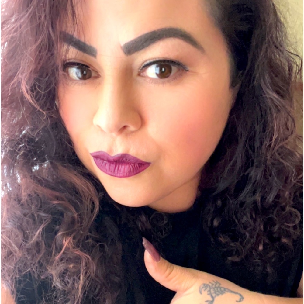 Meet your Posher, Ernestina